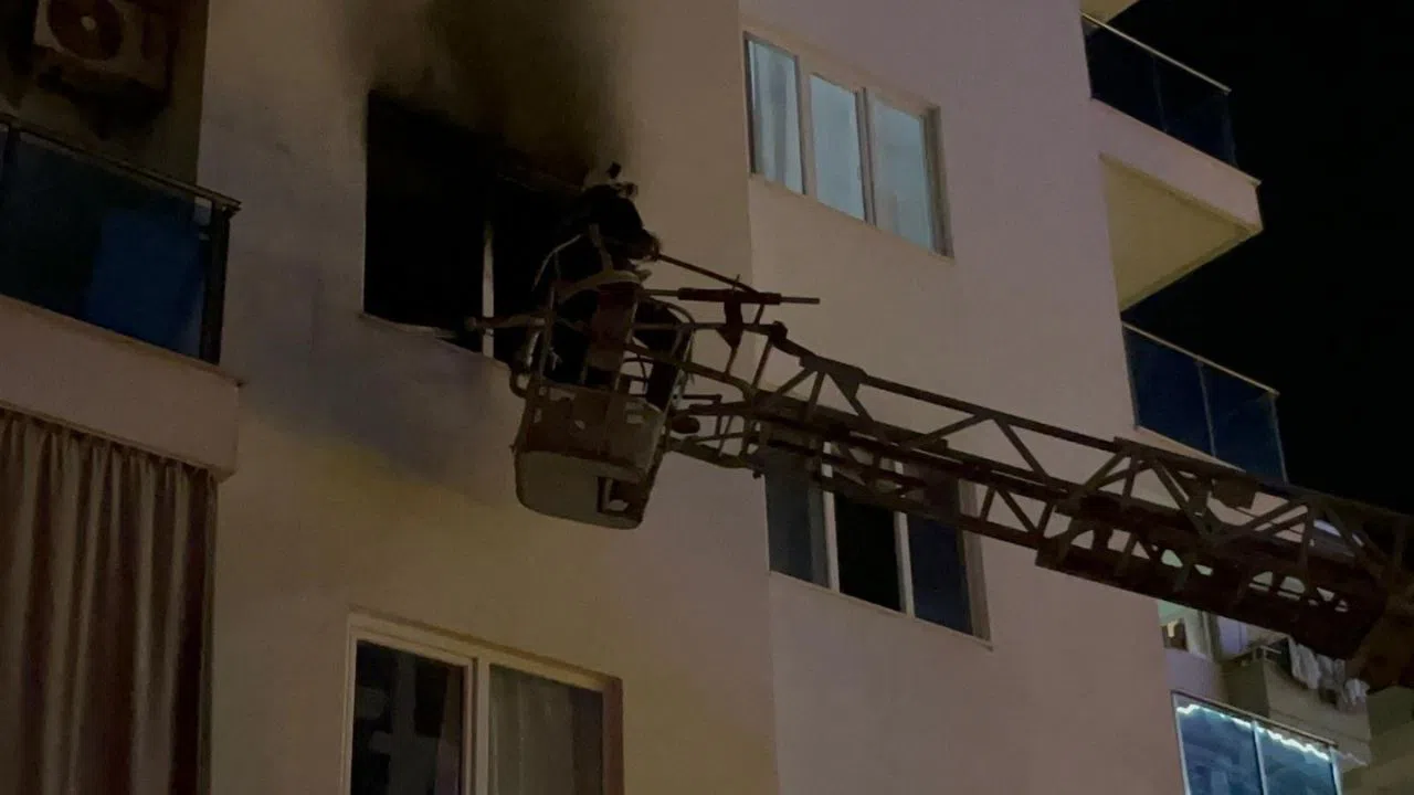 Apartman Dairesinde Çıkan Yangın Korkuttu