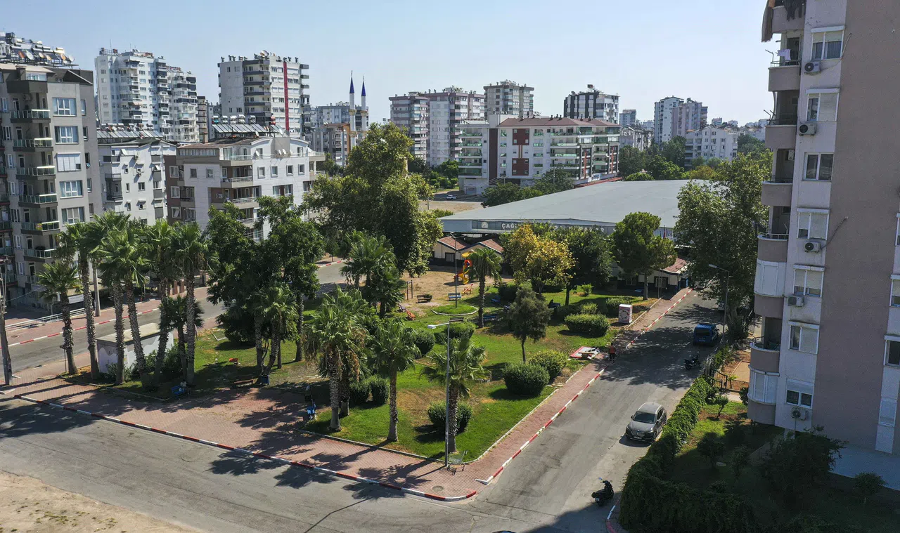 Ferdi Zeyrek’in Adı Muratpaşa’da Bir Parkta Yaşatılacak