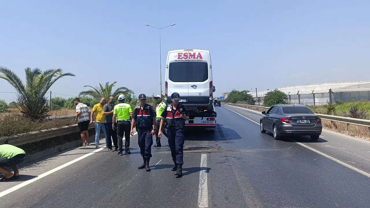 Öğrenci Servisi Otel Servisine Arkadan Çarptı: 6 Yaralı
