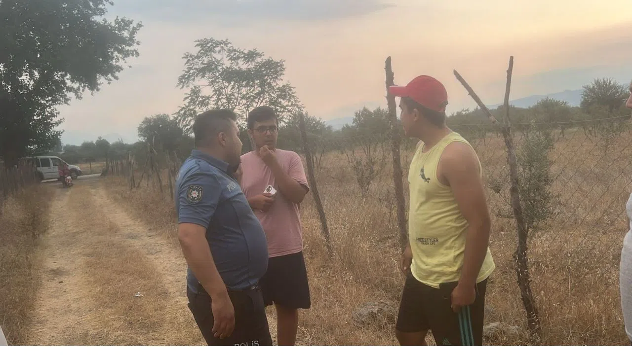 Balkonda Oturan 12 Yaşındaki Çocuğa Kurşun İsabet Etti: Yorgun Mermi Ayağını Yaraladı