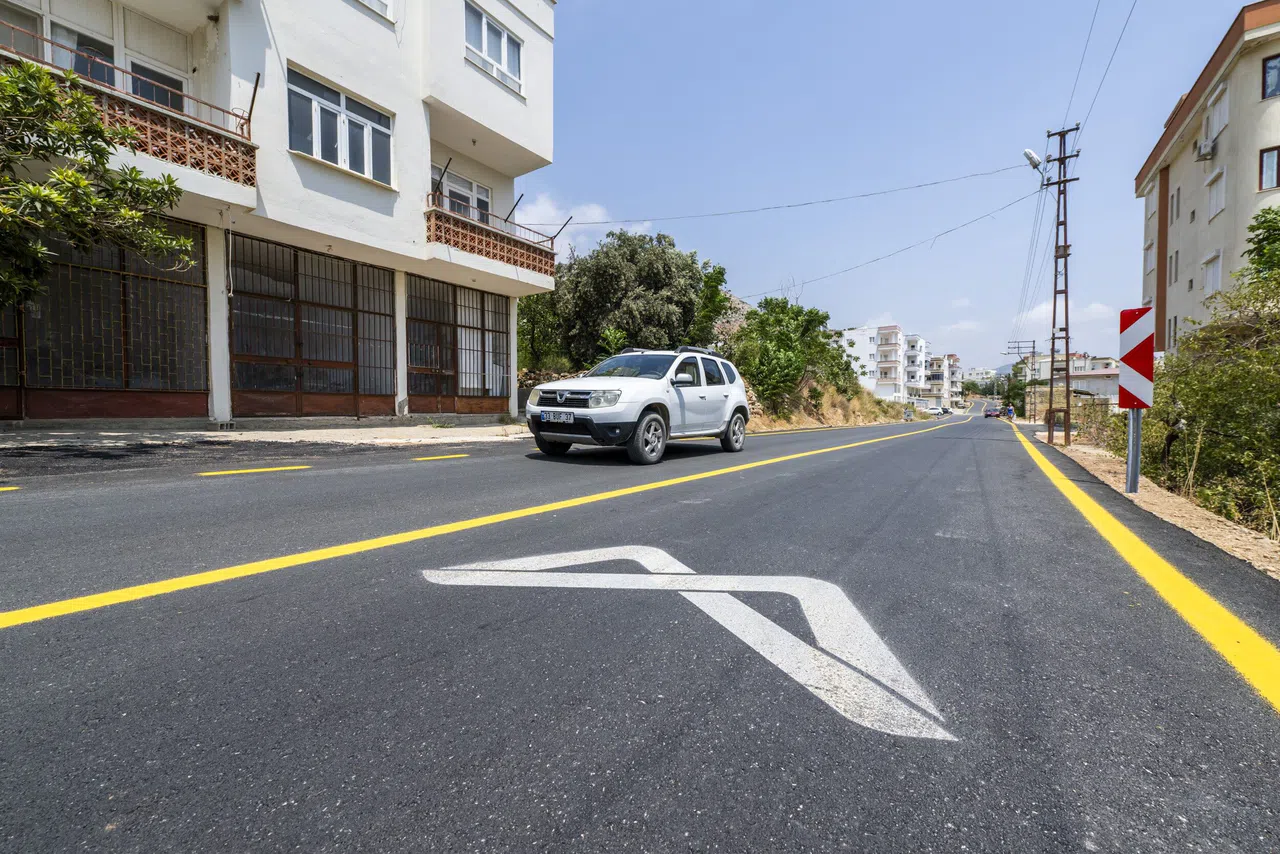 Aydıncık'ta Yollar Yenilendi