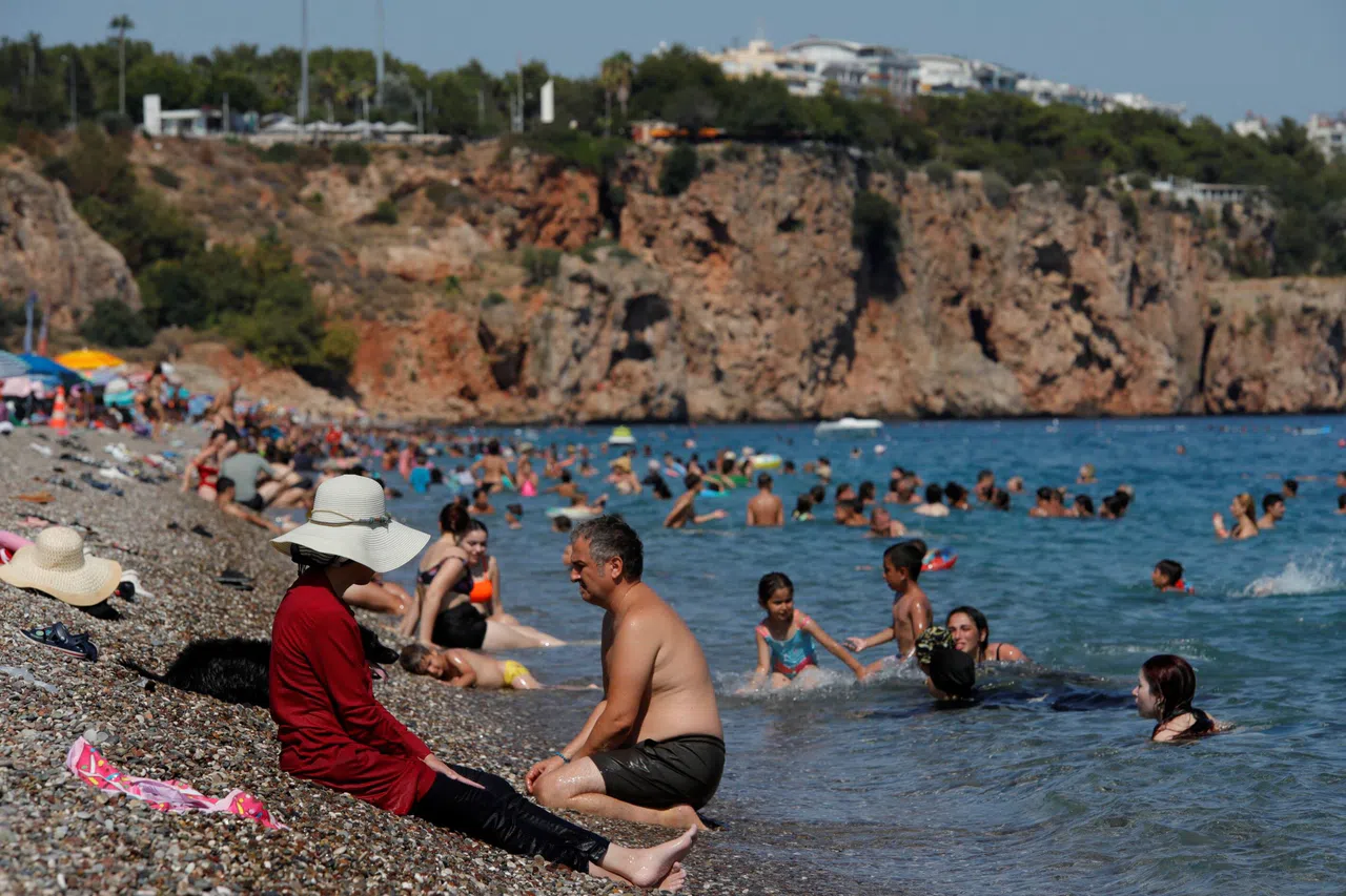Deniz Suyu Sıcaklığı 33 Dereceyi Buldu