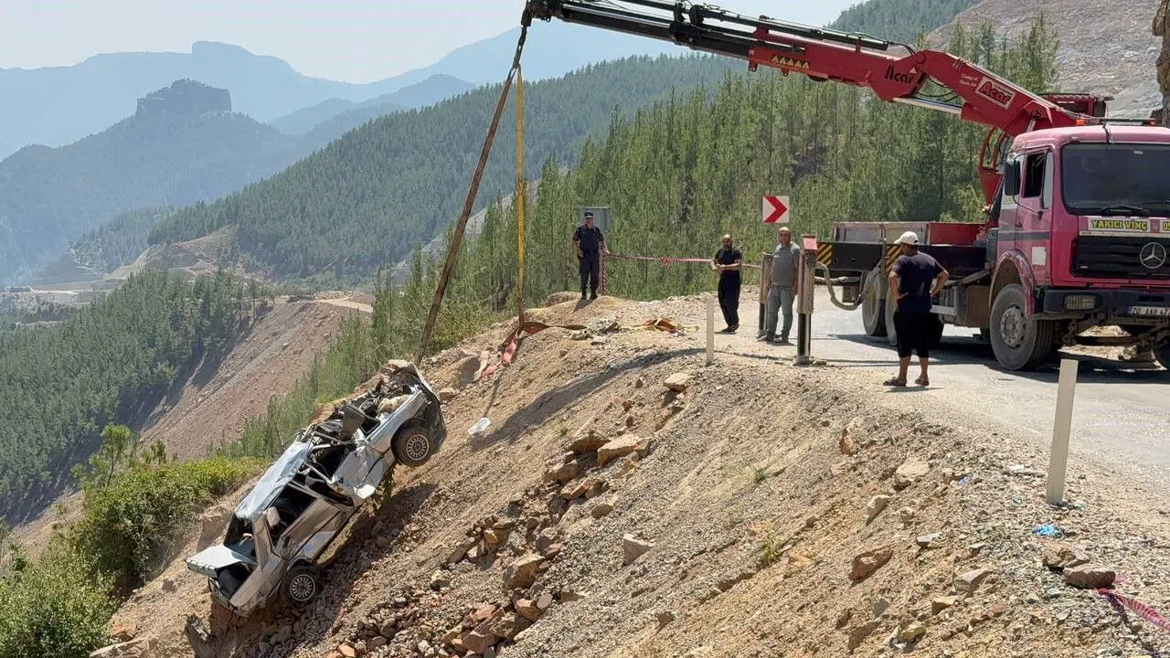 Direksiyon Hakimiyetini Kaybetti 5 Kişi Hayatını Kaybetti