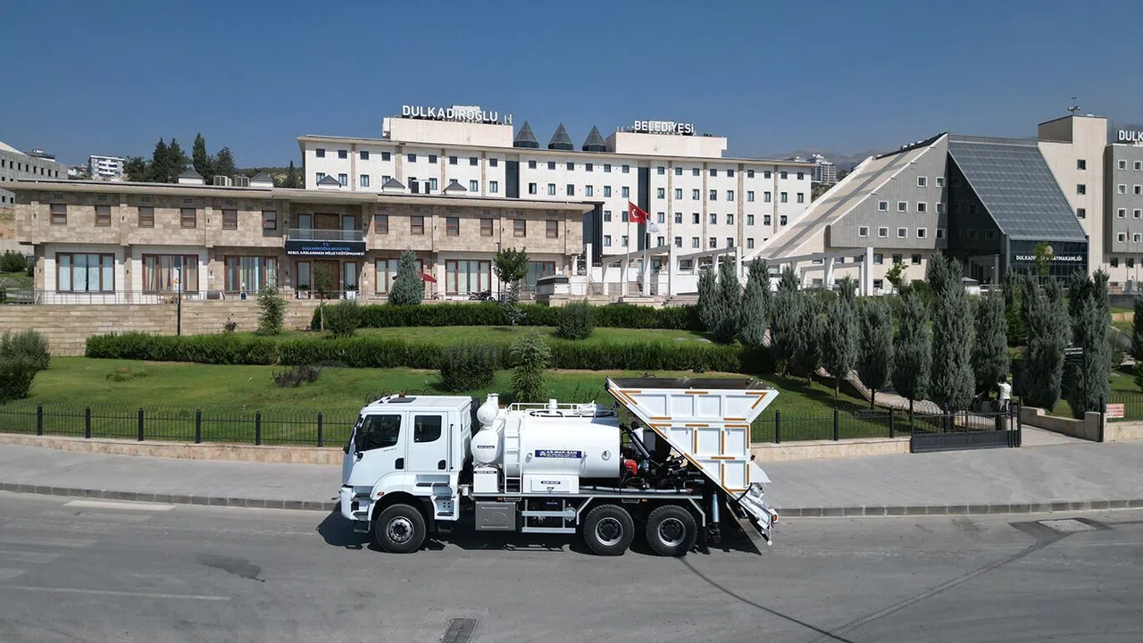 Dulkadiroğlu’nda Yol Çalışmalarına Yeni Araç Gücü