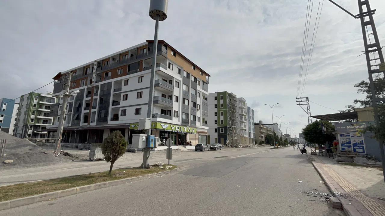 Elektrik Teli Havai Fişek Gibi Patladı