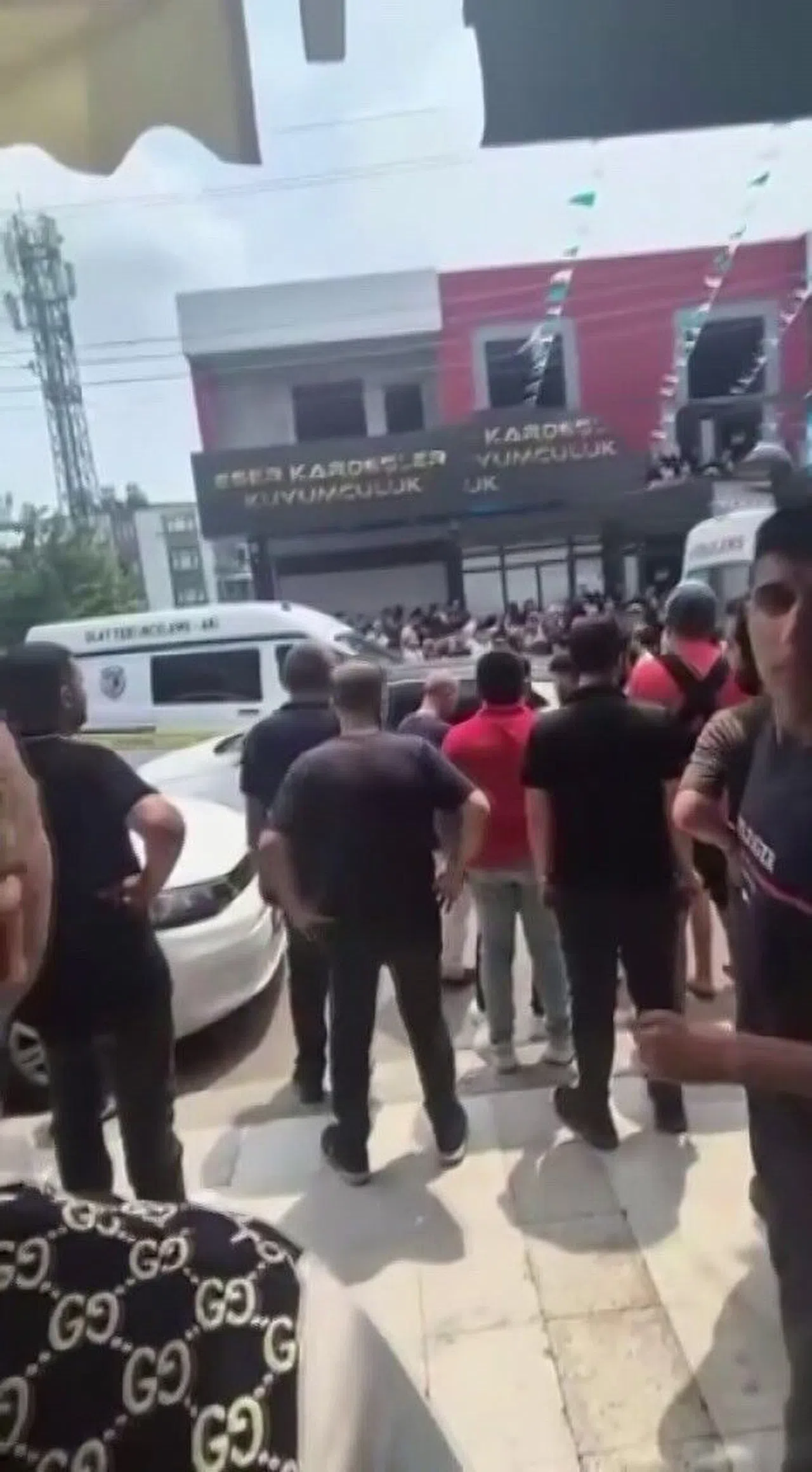 Futbol Kalecisinin Babası Kuyumcu Dükkanında Ölü Bulundu