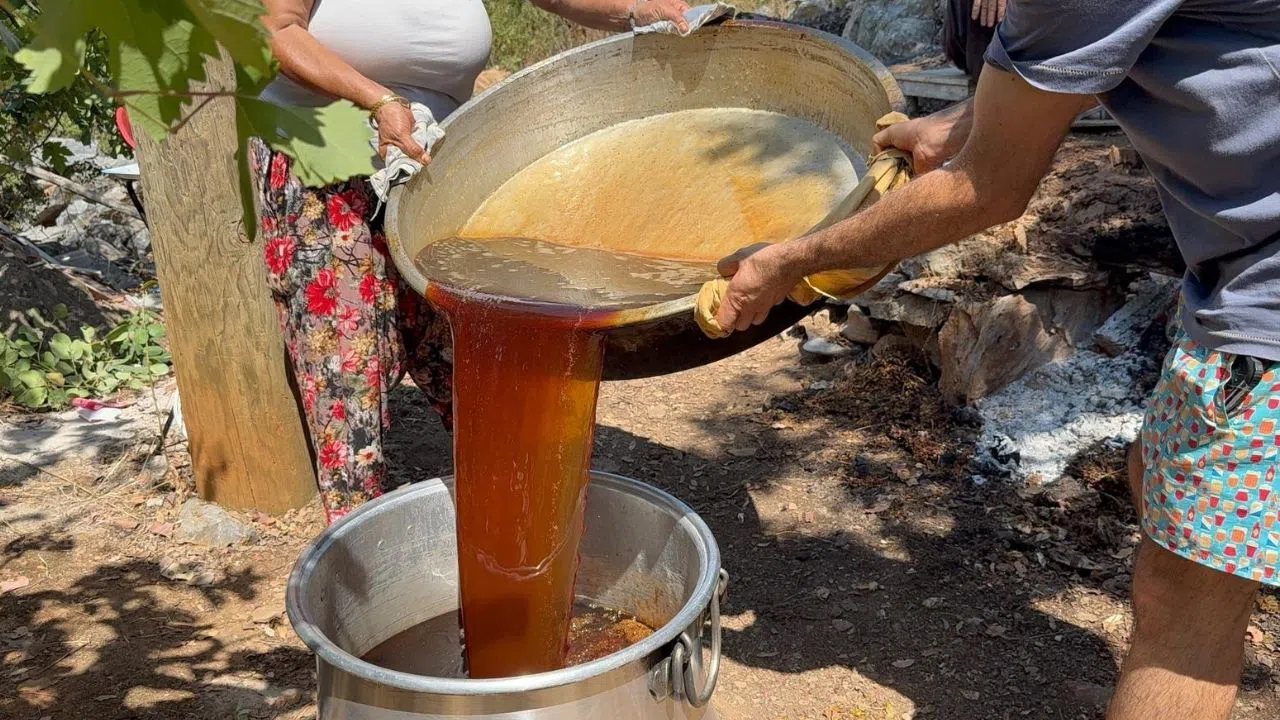 Geleneksek Pekmez Üretimi Başladı