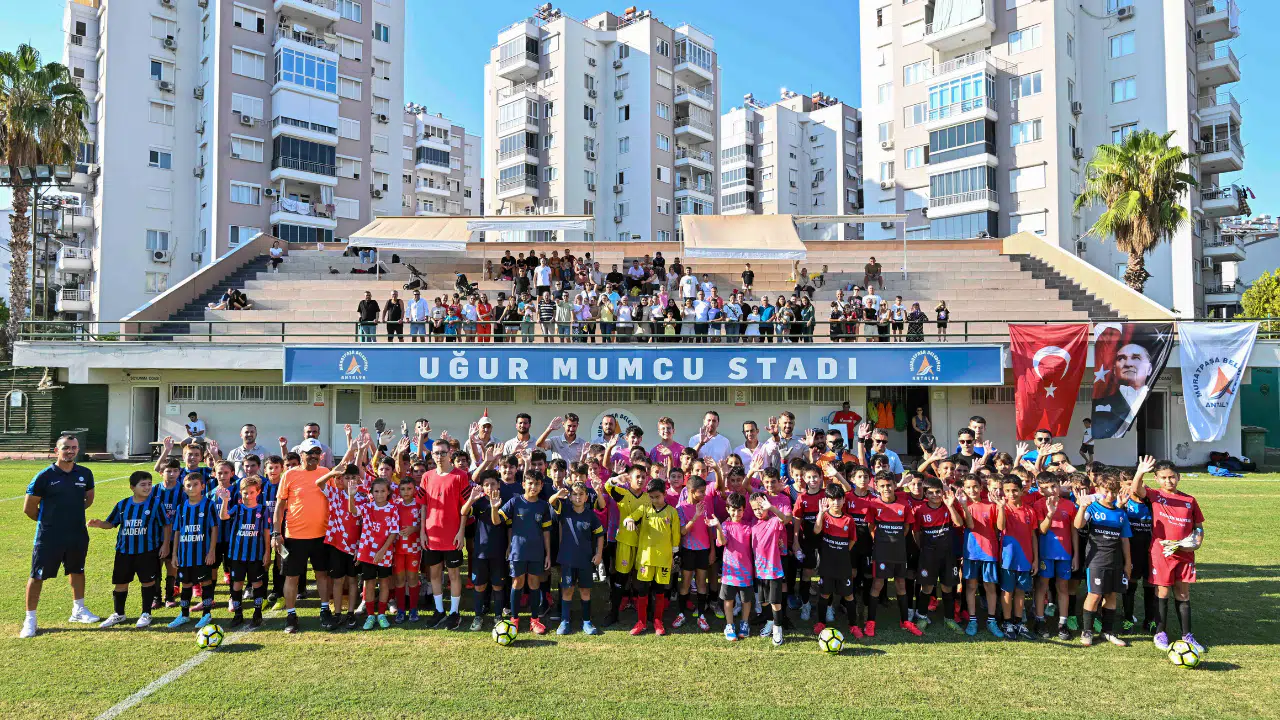 Genç Sporcular Zafer Bayramı İçin Sahaya Çıktı