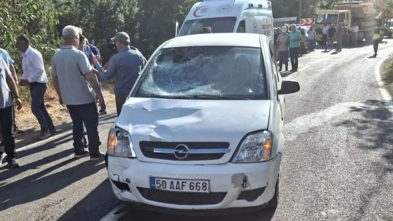 Göksun’da Cenazeye Gidenlere Otomobil Çarptı: 2 Ölü, 3 Yaralı