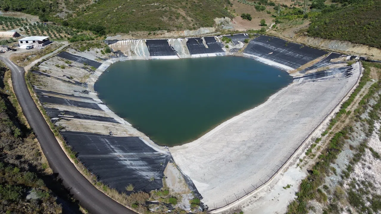 Güneş Paneli Sayesinde Gölet Su ile Doldu