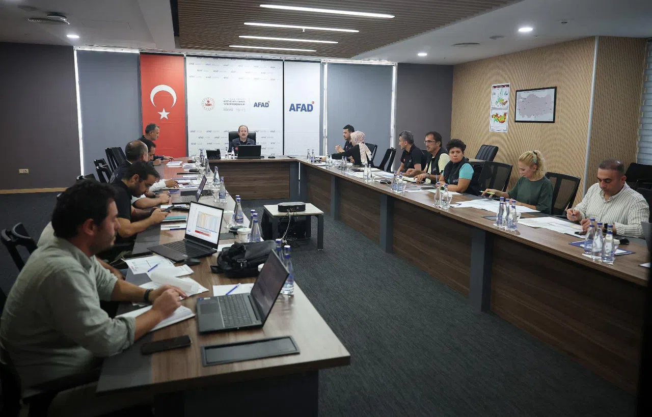 Deprem Bölgesinde Yaralar Sarılıyor