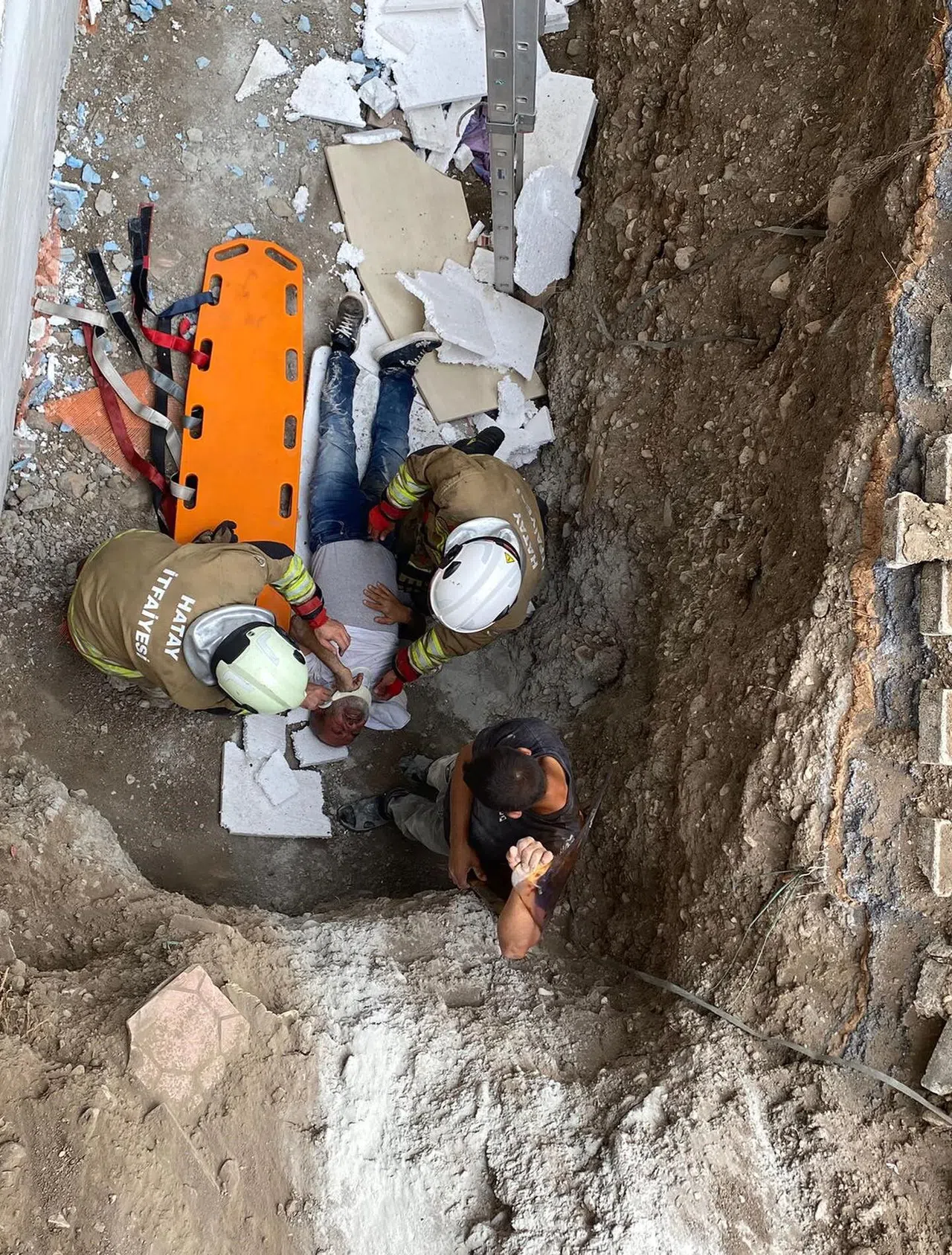 İnşaat Boşluğuna Düşen Vatandaş Yaralandı