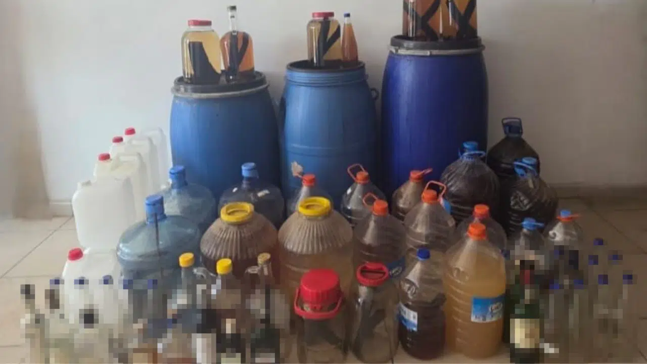 Jandarma Kaçak İçki Operasyonunda Litrelerce Sahte Ürün Ele Geçirdi