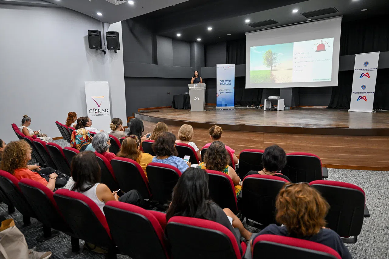 Kadınlara İş Hayatı İçin Farkındalık Eğitimi