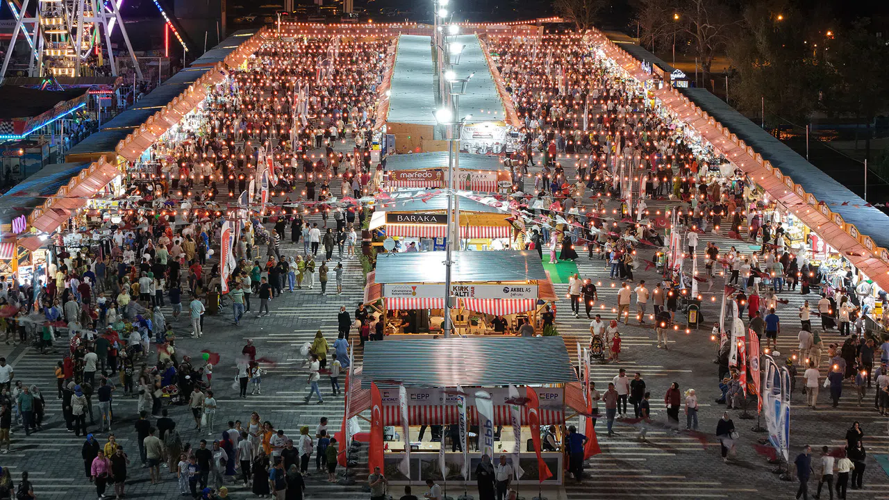 Kahramanmaraş'ta Fuarın 6. Günü Anılarla Harmanlandı