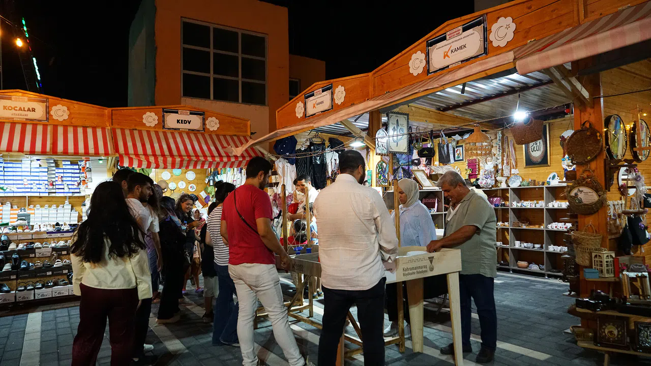 KAMEK Standı El Sanatlarıyla İlgi Odağı Oldu
