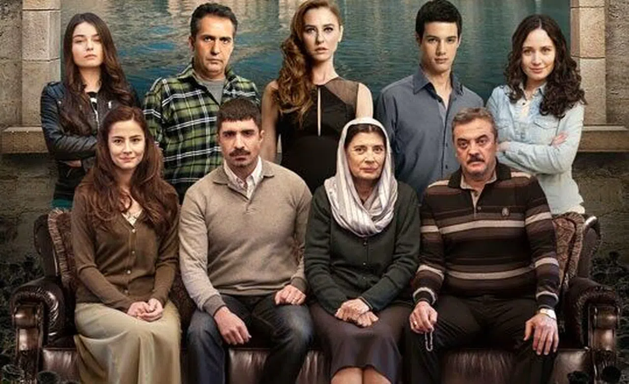 Karagül Dizisi Nerede Çekildi? Ünlü Dizinin Oyuncu Kadrosunda Kimler Yer Aldı?