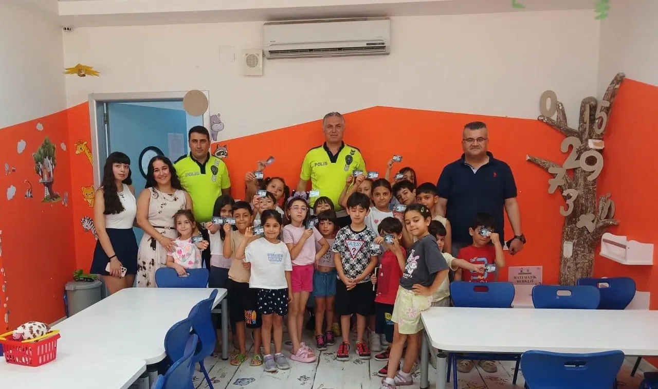 Öğrencilere Ve Bakım Merkezi Çalışanlarına Trafik Güvenliği Eğitimi Verildi