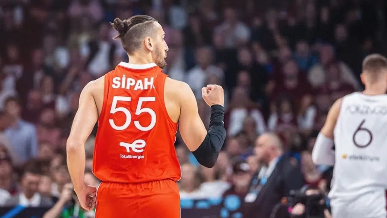 On iki Dev Adam Farklı Başladı:73-93