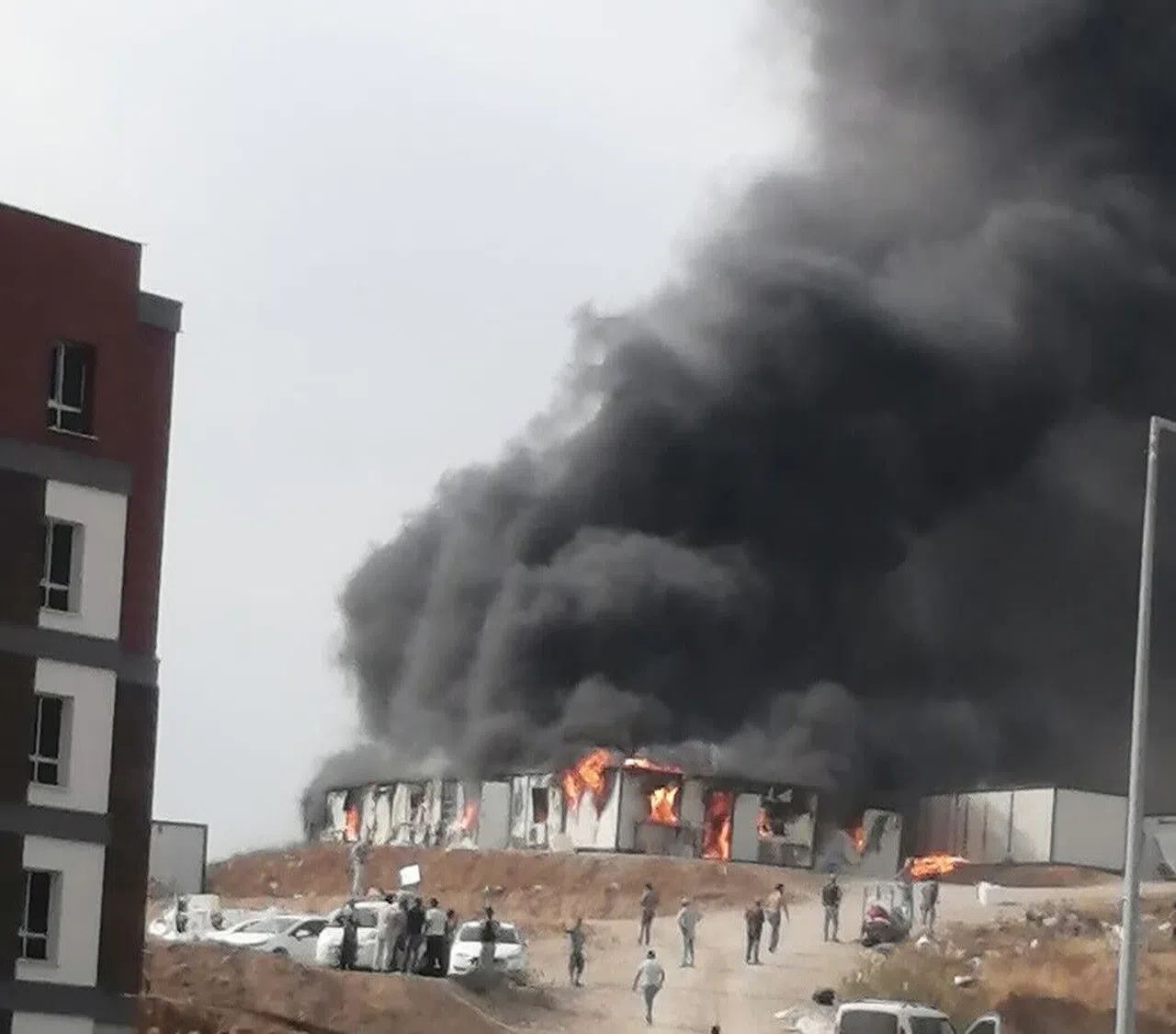 Osmaniye'de inşaat işçilerinin kaldığı konteynerde yangın