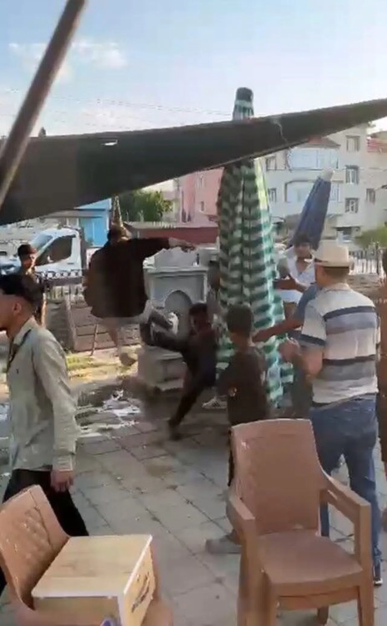 Pazar Yerinde Tekme Tokat Kavga