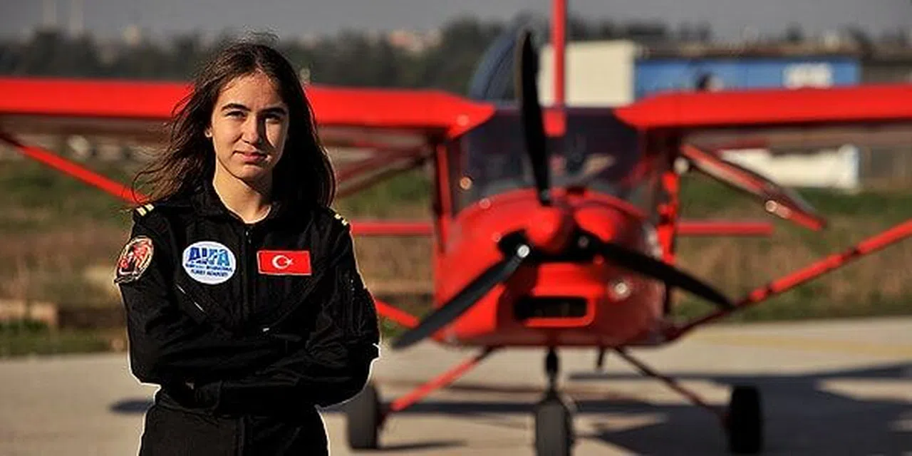 Defne Özcan kimdir, nereli ve kaç yaşında? Türkiye’nin en genç solo pilotu TIME listesinde!