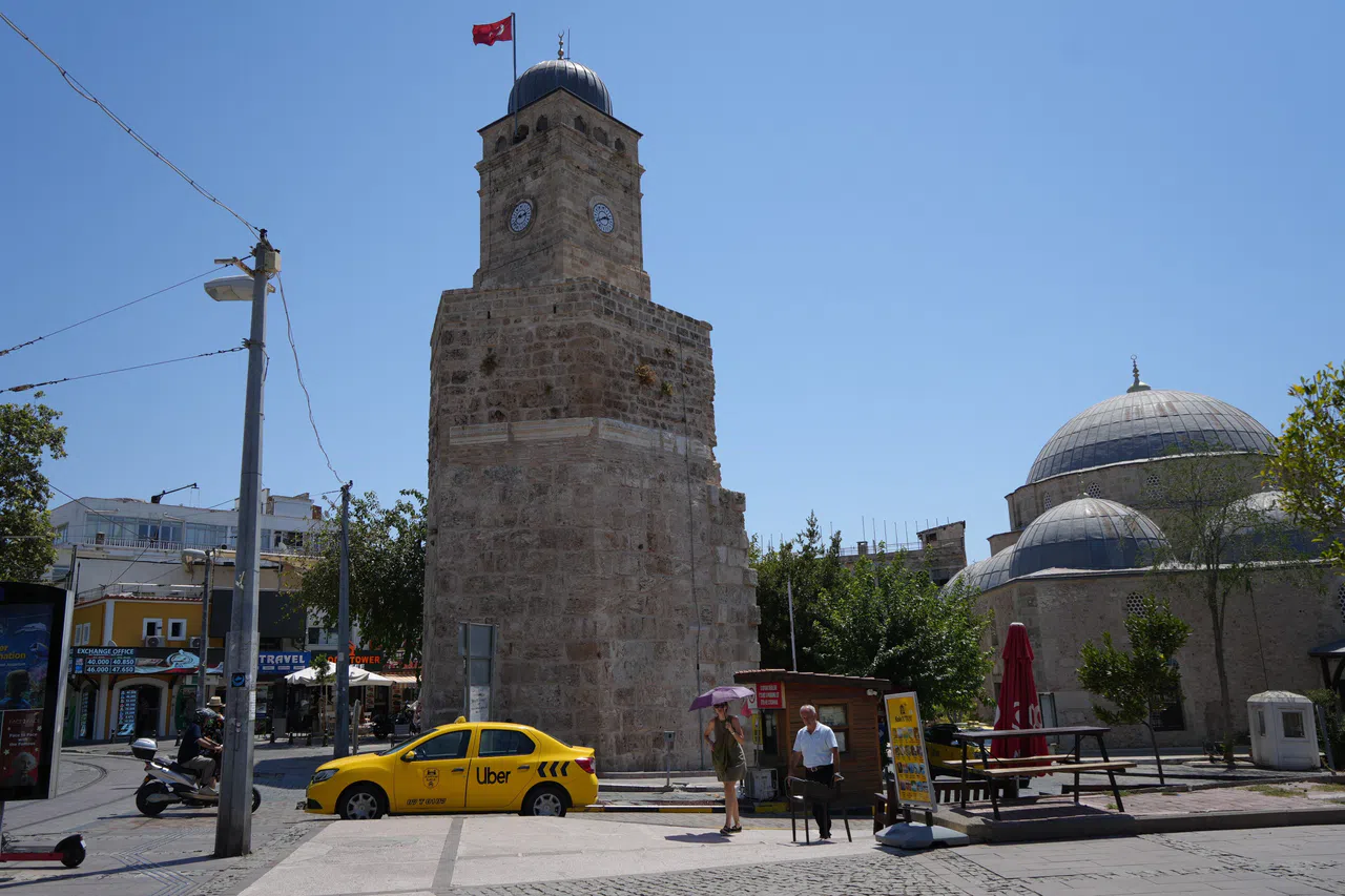 Saat Kulesi'nin Saati Aylardır Doğru Zamanı Göstermiyor