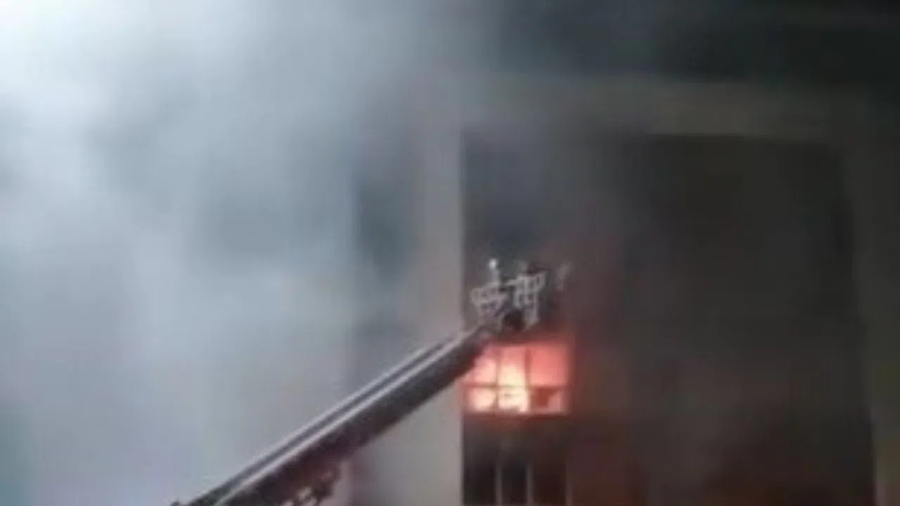 Şantiyede Bulunan Binada Yangın Çıktı