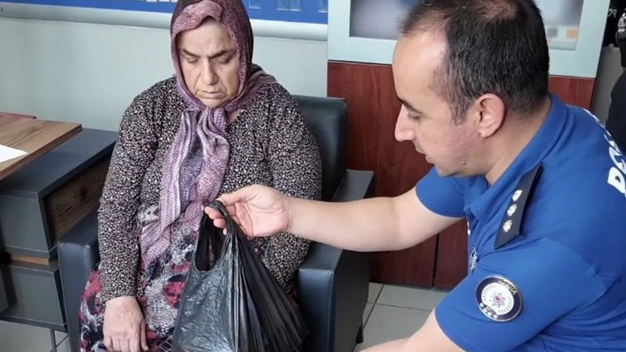 Sürpriz Yapan Kız, 500 Bin Liralık Altınları Çöpe Attı