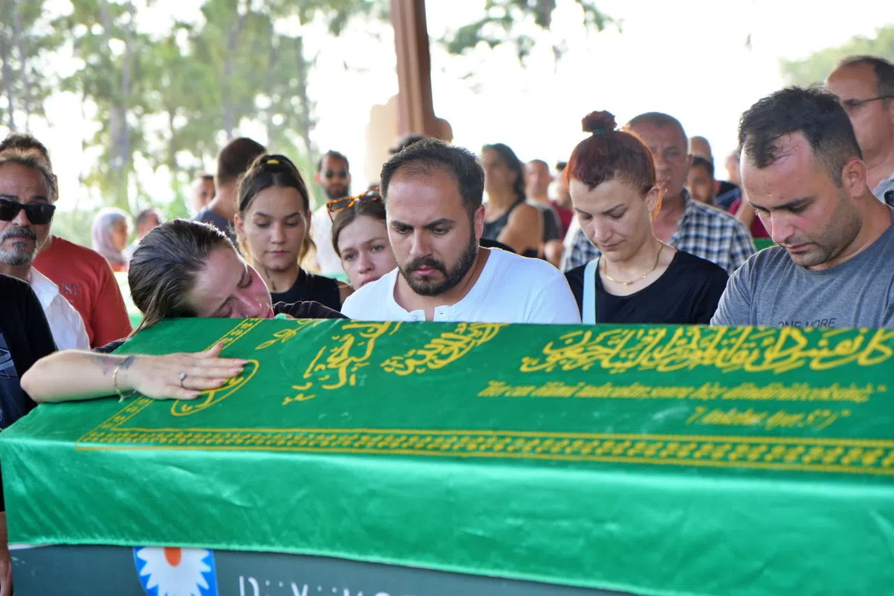 Tek Teker Aşkı Genci Hayattan Aldı