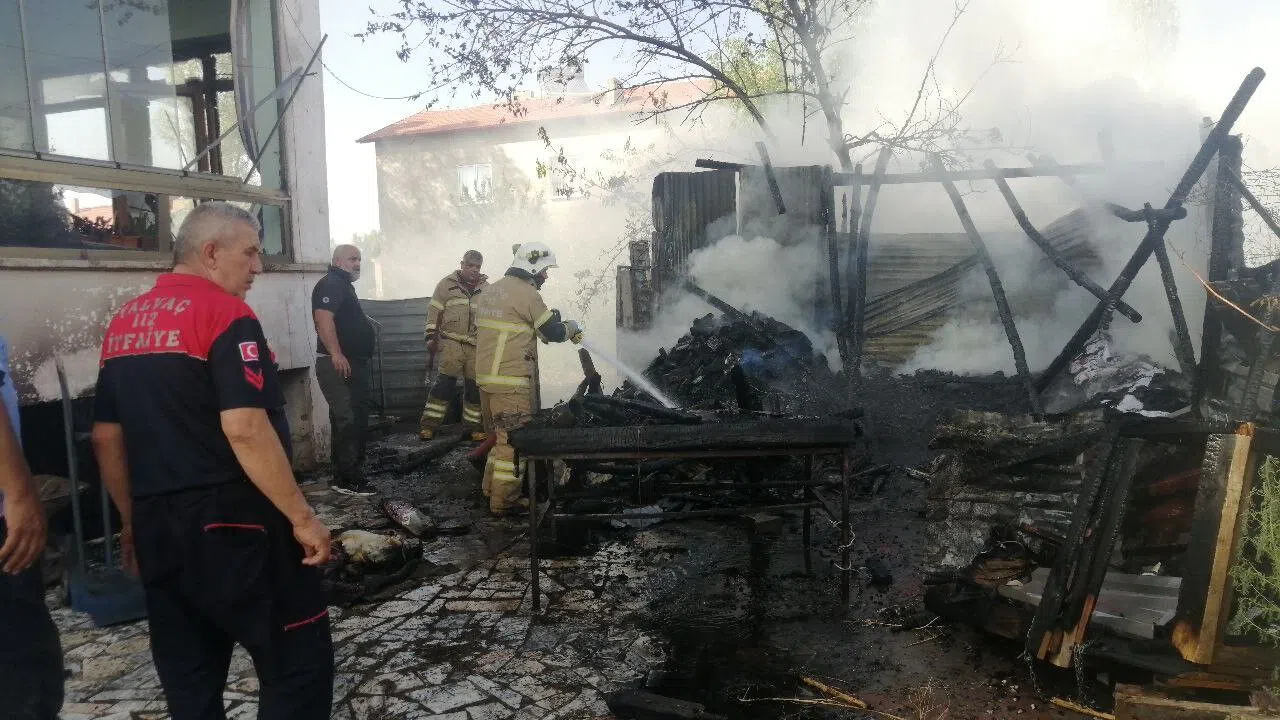 Uzaktan Fark Edilen Yangın Felakete Dönüşmeden Önledi