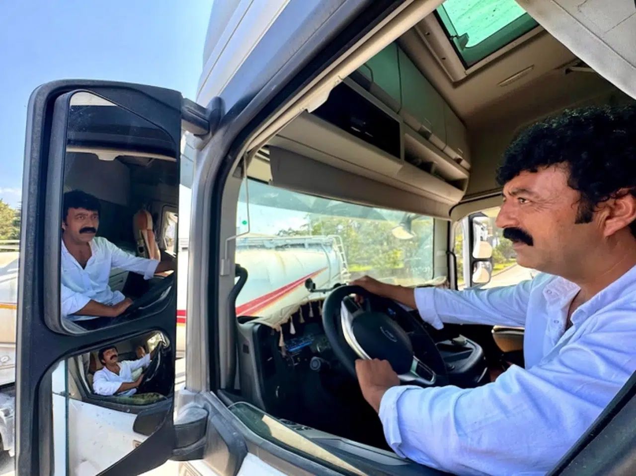 Müslüm Gürses’e Benzeyen TIR Şoförü Kimdir? Neden İsmini Değiştirdi? “Van’ın Müslüm Baba’sı” Nereli?