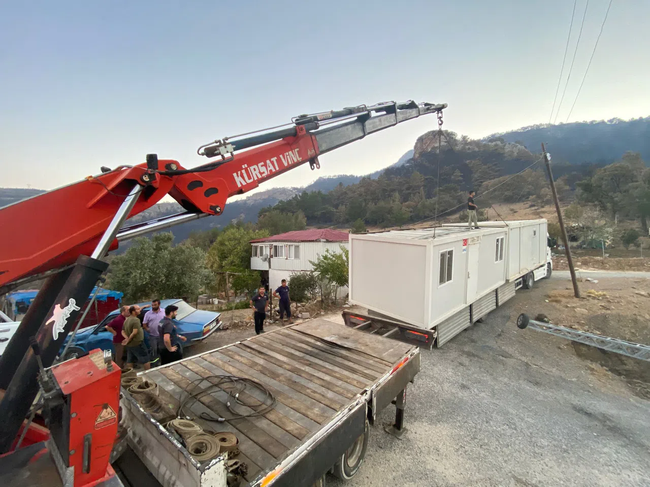 Yangında Zarar Gören Vatandaşarlar Konteyner Verildi