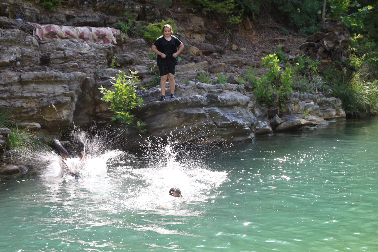 Yaylacılar Doğal Kaynak Sularında Serinledi