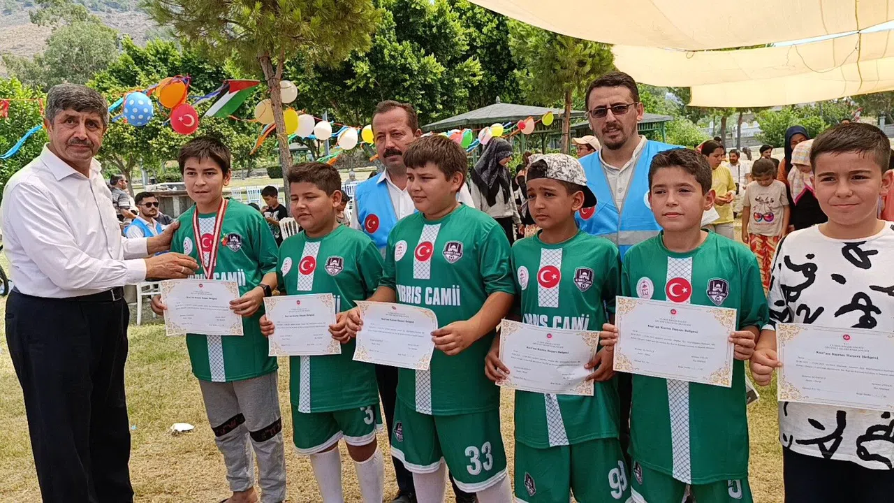 Yaz Kur'an Kursları Şenlikle Sona Erdi