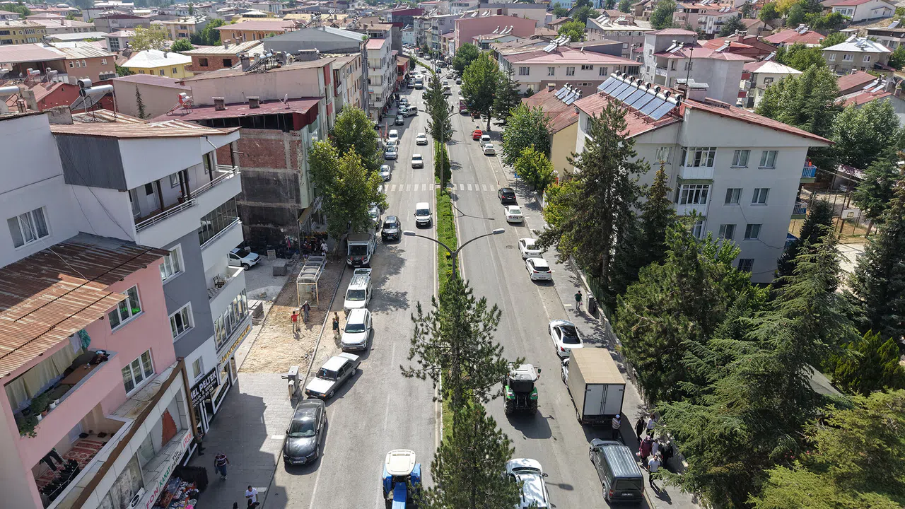 Ayhan Taner Ekici Bulvarı’nda Modern Yaya Yolları