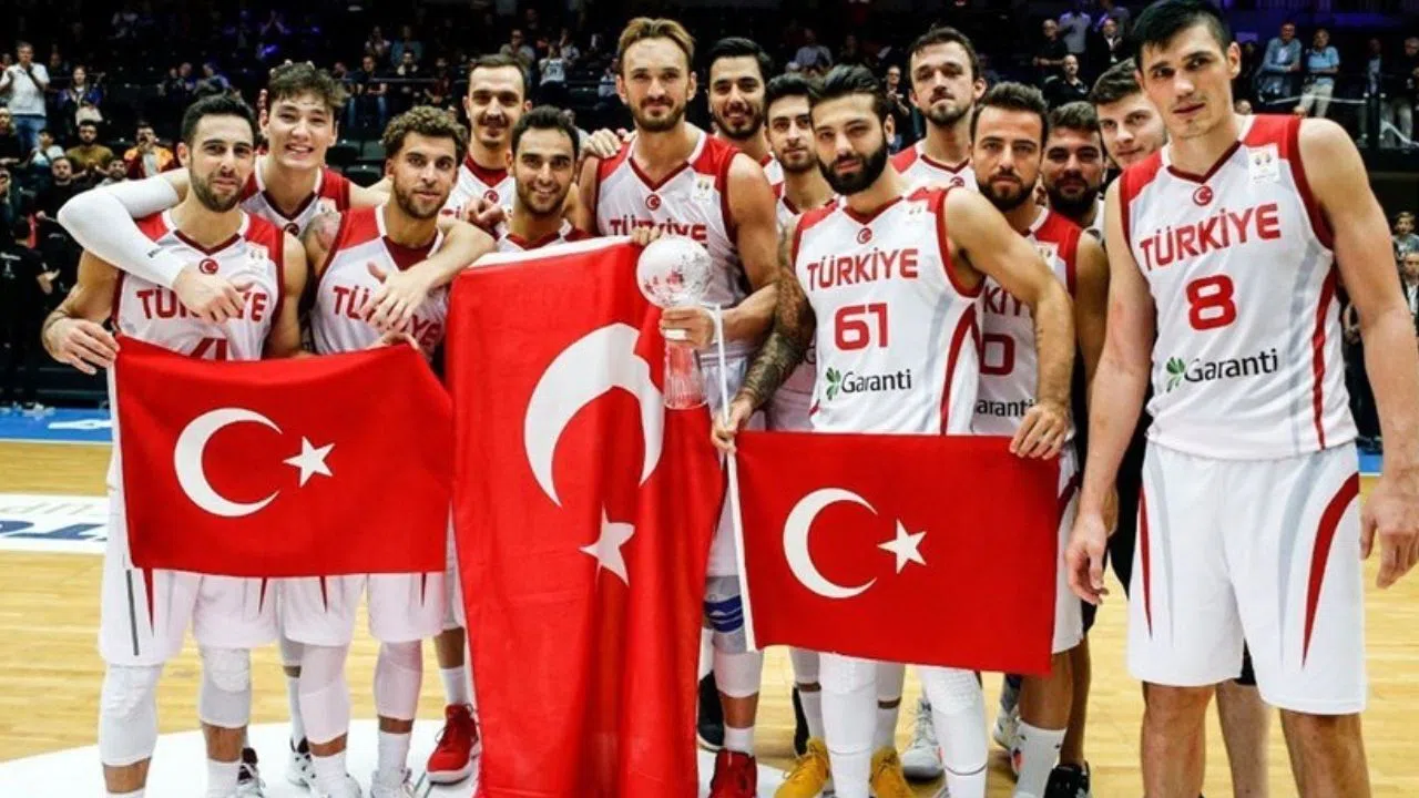 12 Dev Adam Tarih Yazıyor: On iki Dev Adam Yarı Finalde