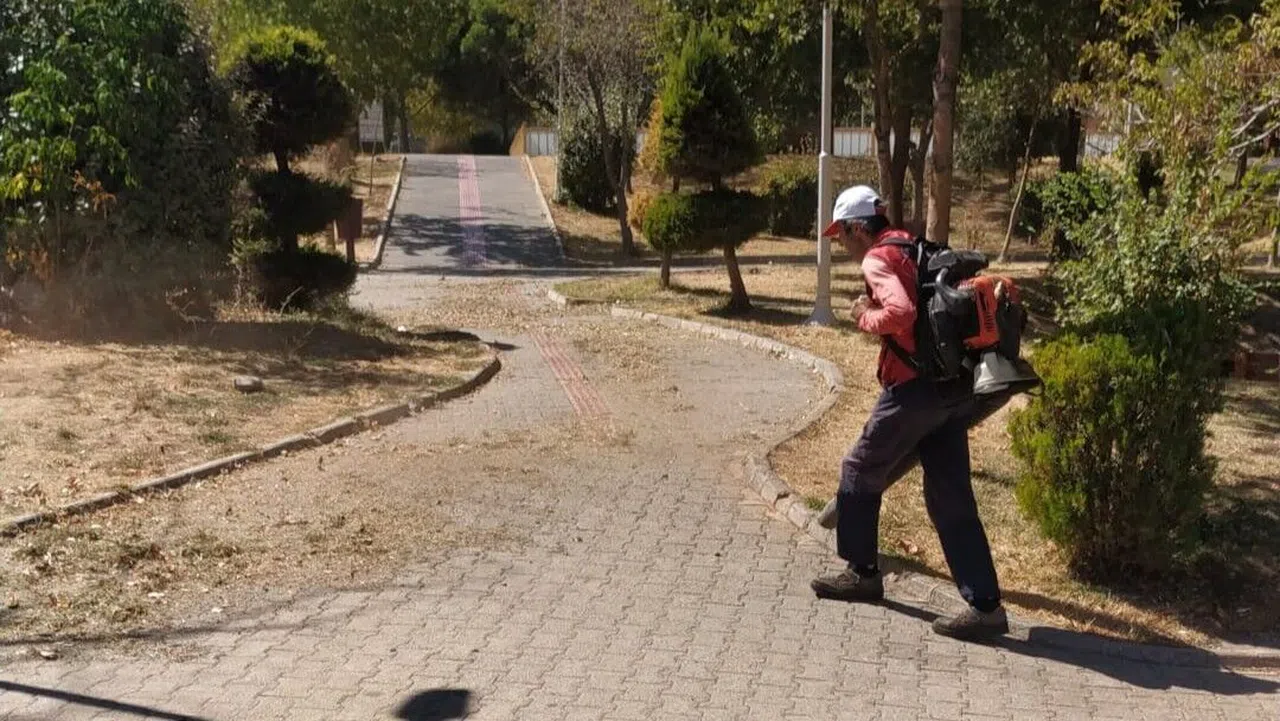Kahramanmaraş’ta parklar sonbahara hazırlanıyor