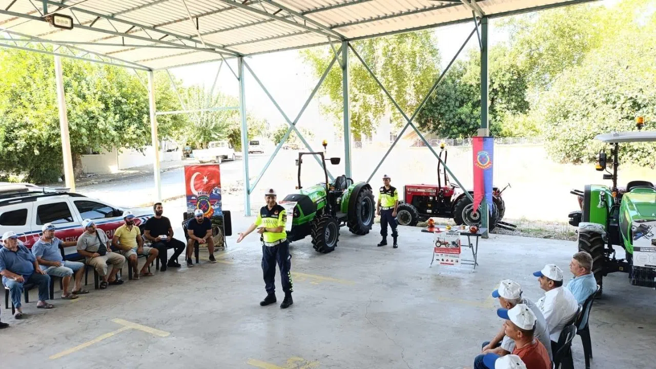 25 Sürücüye Tarım Araçları İçin Güvenli Sürüş Eğitimi Verildi
