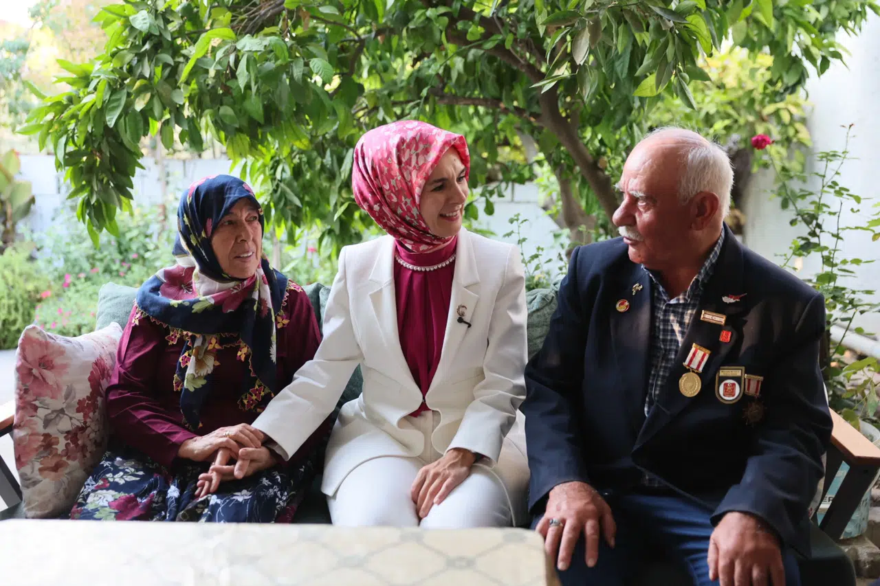 Bakan Göktaş'tan 'aile yılı'na özel ziyaret