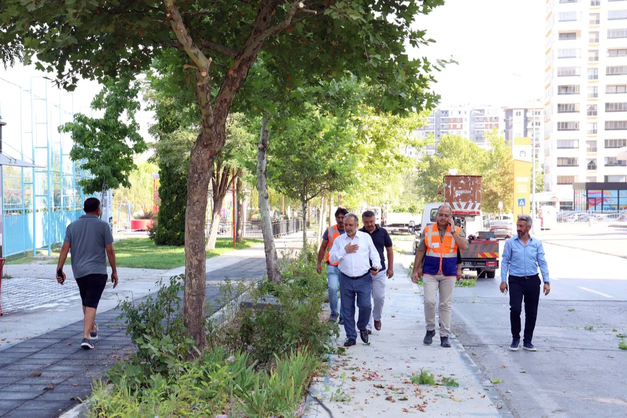 'Belediye Mahallemizde'e ekibiyle buluştu