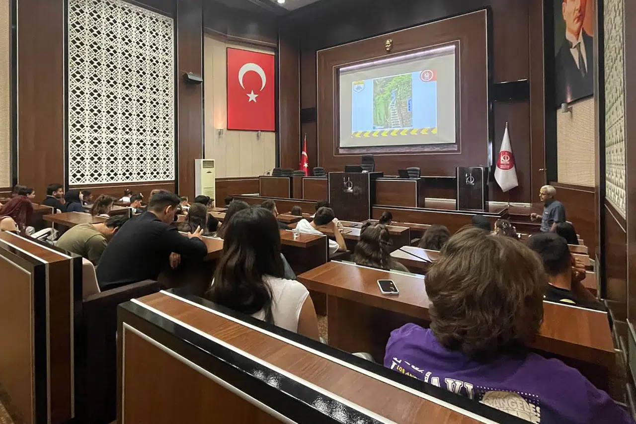 Belediye stajyerlerine 'iş güvenliği' eğitimi