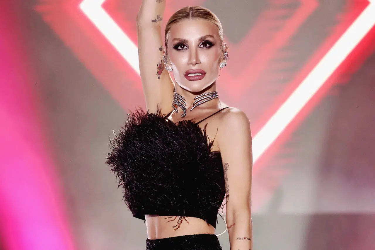 İrem Derici’den sahnelere güçlü dönüş