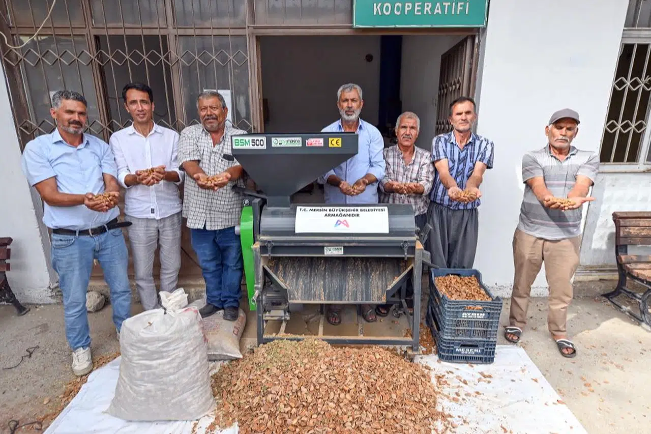Mersin’de badem üreticisine teknolojik destek