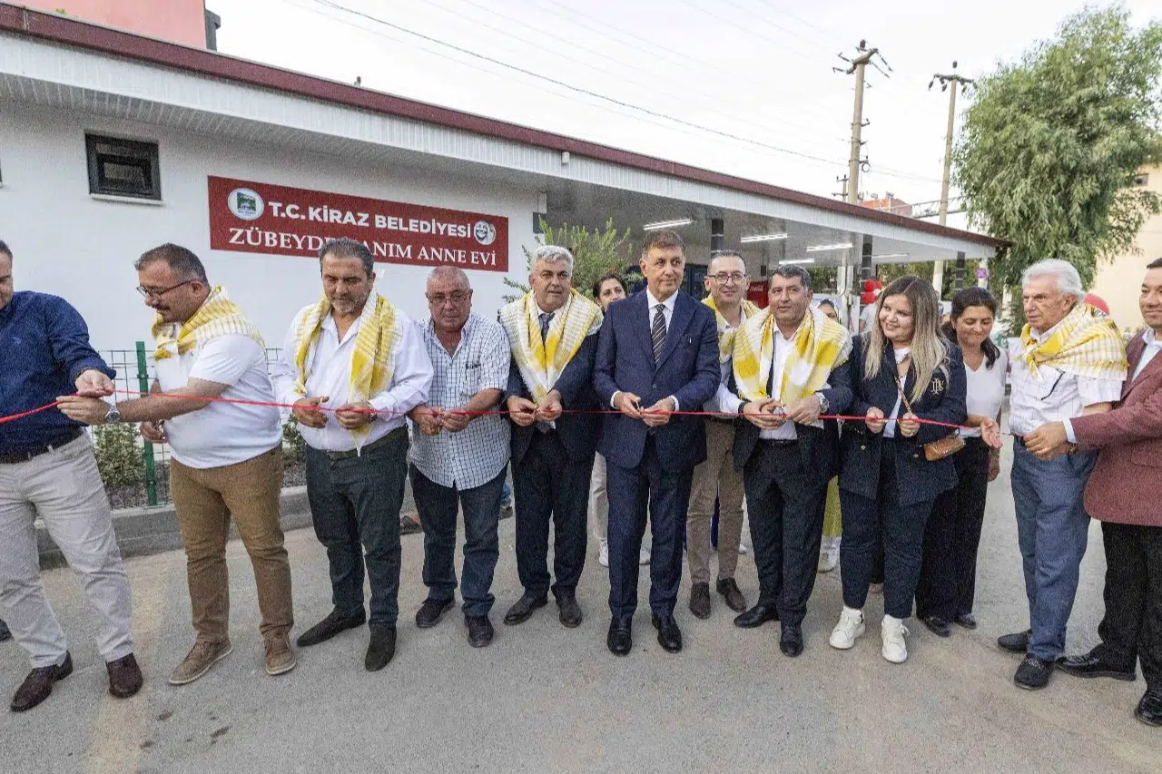 Mimar Ferdi Zeyrek Parkı ve Zübeyde Hanım Anne Evi açıldı