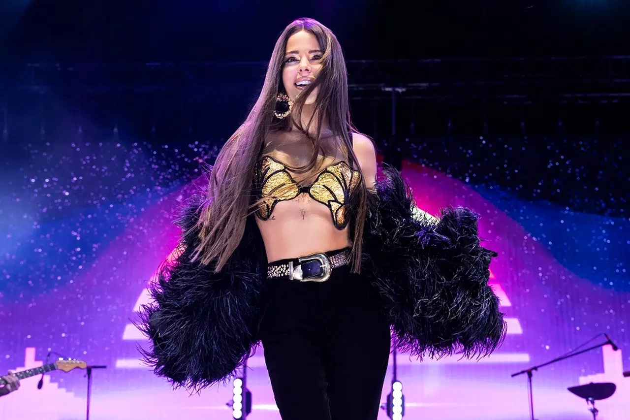 Simge’den Sezen Aksu Şarkısıyla Sürpriz Final