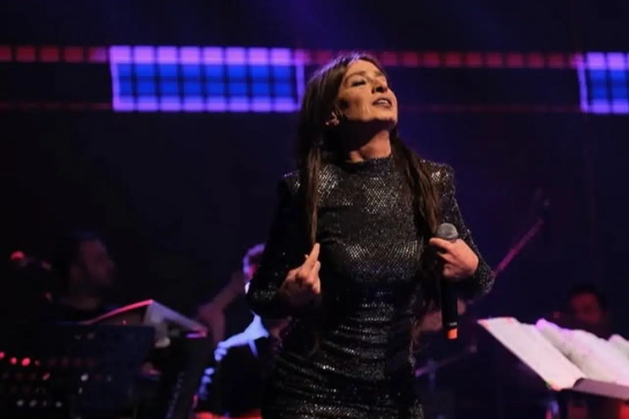 Yıldız Tilbe sahnede fenalaştı