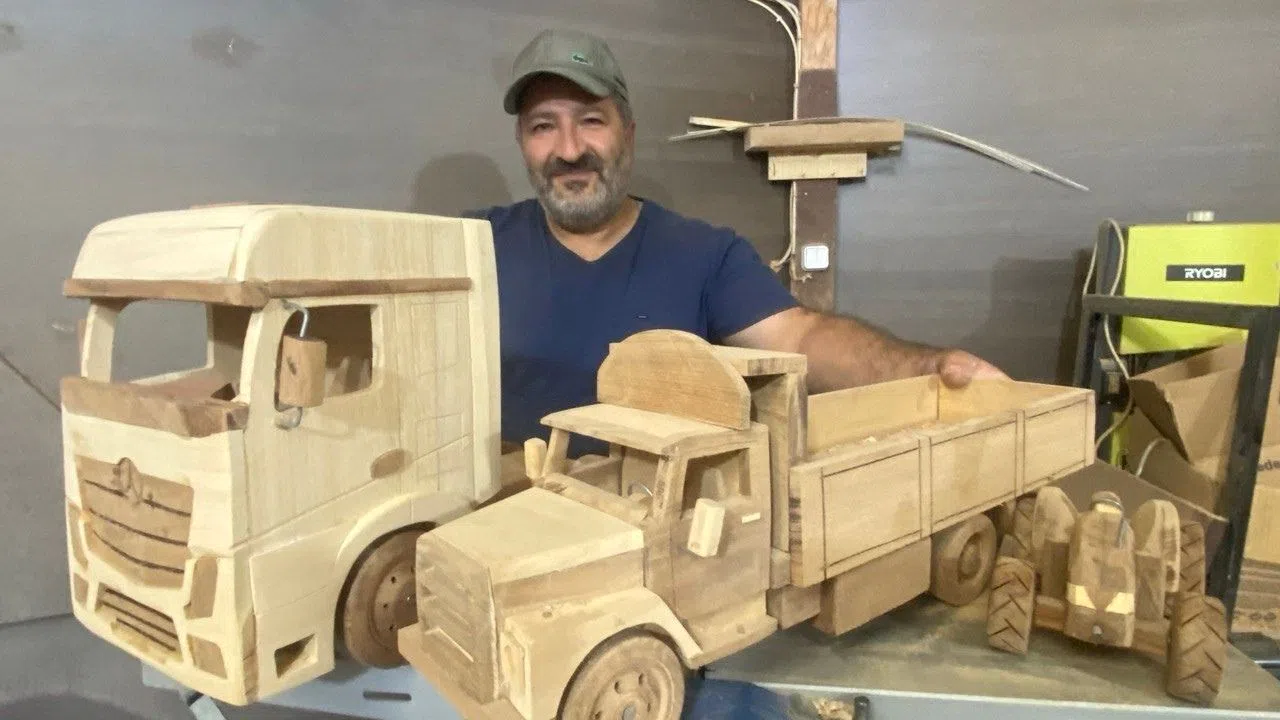 Ahşap Ustası Hobisini Sanata Dönüştürdü