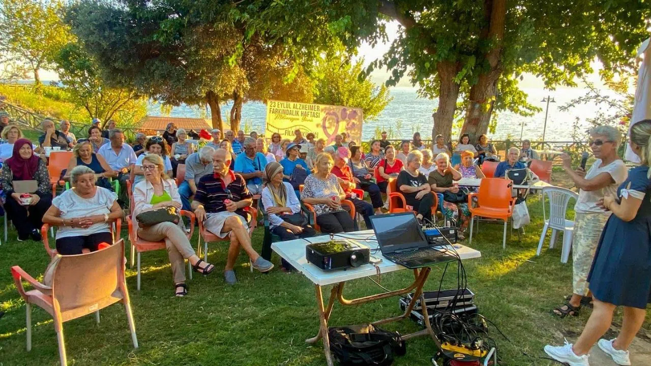 Alzheimer Farkındalık Haftasında Anlamlı Etkinlik