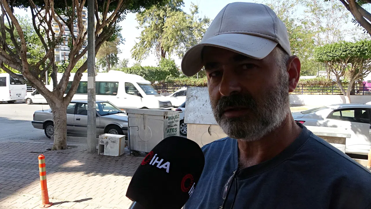 Cami Avlusunda Kediler İçin Yapılan Yuva Bir Haftada Üçüncü Kez Çöpe Atıldı